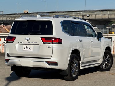 TOYOTA LAND CRUISER 300 - 10