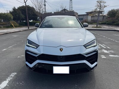 LAMBORGHINI URUS - 2