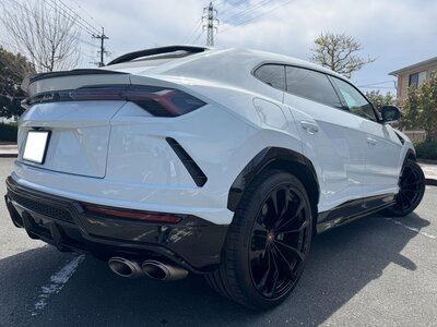 LAMBORGHINI URUS - 8