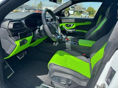 LAMBORGHINI URUS - 9