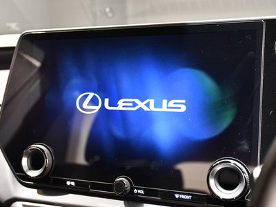 صورة 10 لـ 2023 Lexus RX
