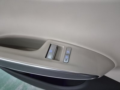 2021 Genesis GV70 — миниатюра 11