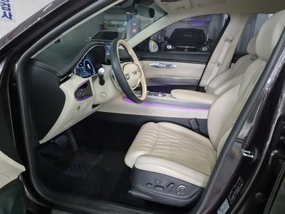 2021 Genesis GV70 — миниатюра 12