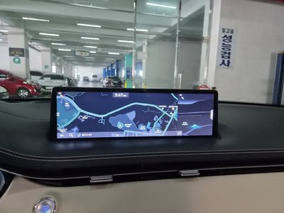 2021 Genesis GV70 — миниатюра 17
