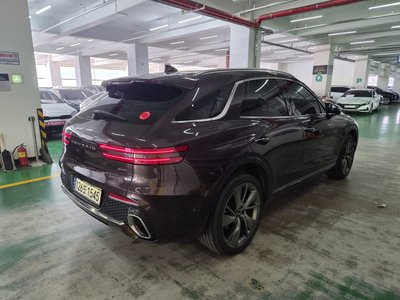 صورة 2 لـ 2021 Genesis GV70