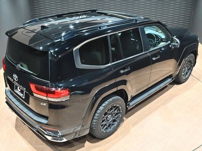 TOYOTA LAND CRUISER 300 - 8