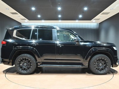 TOYOTA LAND CRUISER 300 - 6