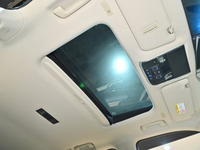 TOYOTA LAND CRUISER 300 - 10