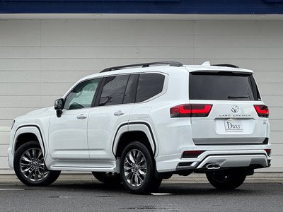2025 Toyota LAND CRUISER 300 — миниатюра 29