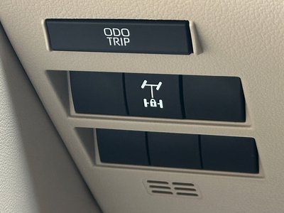 2025 Toyota LAND CRUISER 300 — миниатюра 64