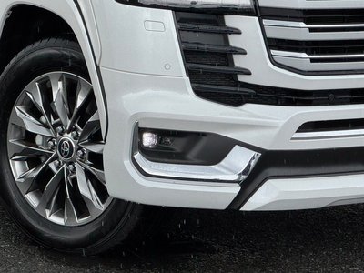 2025 Toyota LAND CRUISER 300 — миниатюра 12