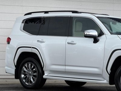 2025 Toyota LAND CRUISER 300 — фото 9