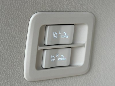 2025 Toyota LAND CRUISER 300 — миниатюра 70