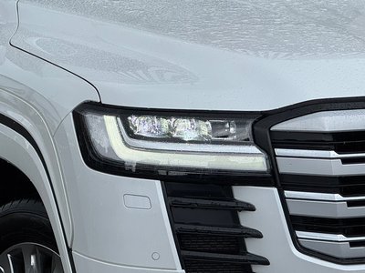 2025 Toyota LAND CRUISER 300 — миниатюра 11