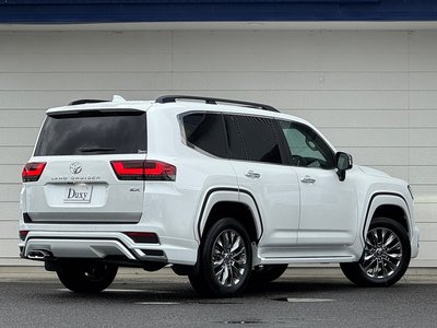 2025 Toyota LAND CRUISER 300 — миниатюра 30