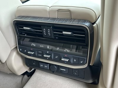2025 Toyota LAND CRUISER 300 — миниатюра 72
