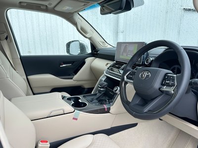 2025 Toyota LAND CRUISER 300 — миниатюра 34