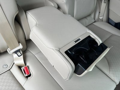 2025 Toyota LAND CRUISER 300 — миниатюра 37