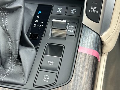 2025 Toyota LAND CRUISER 300 — миниатюра 61
