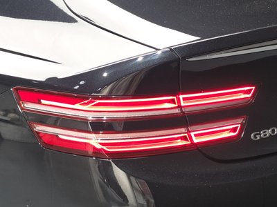 GENESIS G80 (RG3) - 10