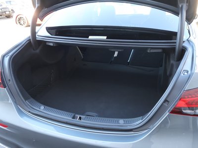 MERCEDES-BENZ E-CLASS - 10