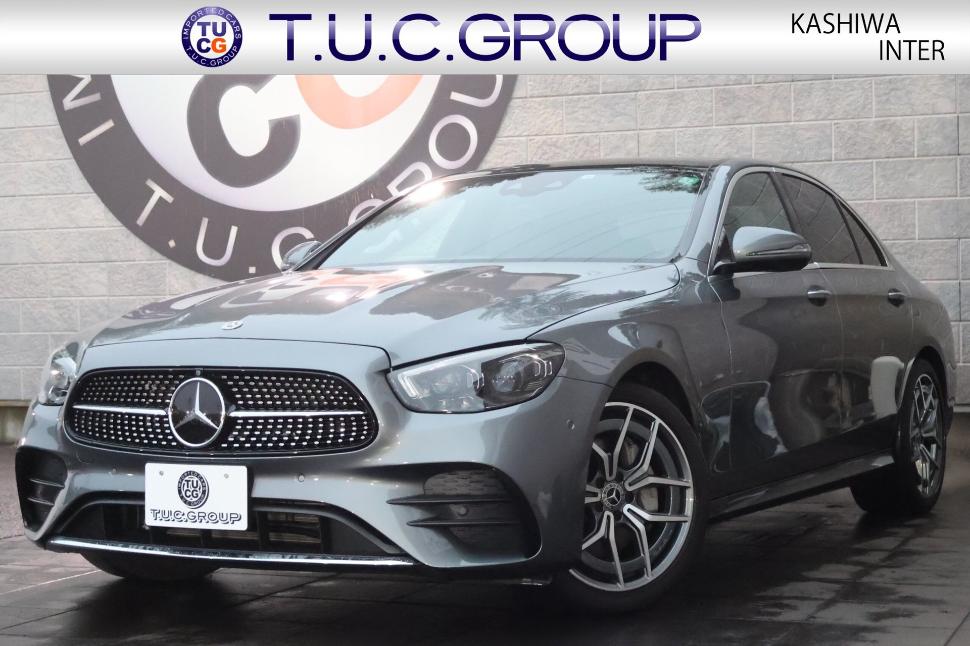 MERCEDES-BENZ E-CLASS - View 1