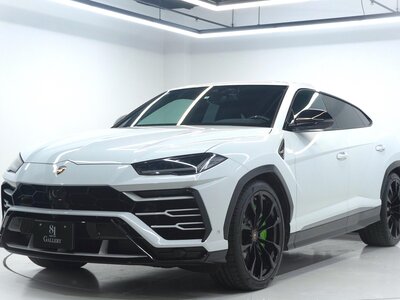 LAMBORGHINI URUS - 2