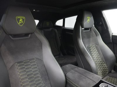 LAMBORGHINI URUS - 10