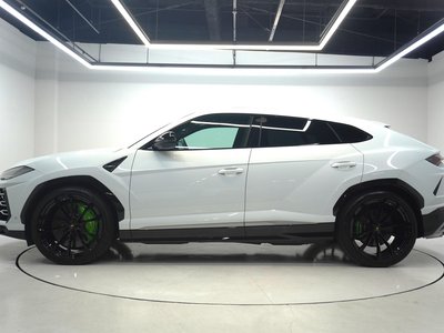 LAMBORGHINI URUS - 3