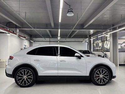 صورة 6 لـ 2025 Porsche MACAN