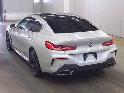 BMW 8 SERIES - 2