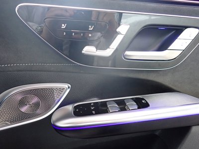 2024 Mercedes-BENZ EQE — миниатюра 13