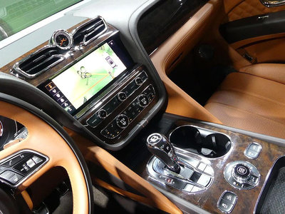 2021 Bentley BENTAYGA thumbnail 18