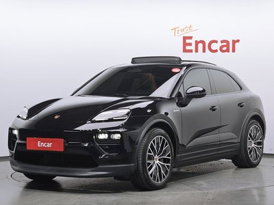 PORSCHE MACAN - 1