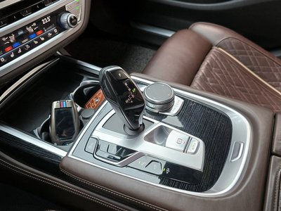 BMW 7 SERIES - 9