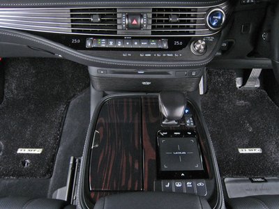 صورة مصغرة 30 لـ 2017 Lexus LS