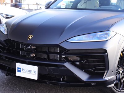 LAMBORGHINI URUS - 7