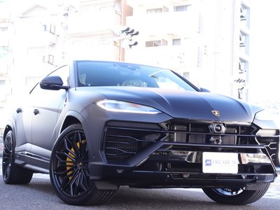 LAMBORGHINI URUS - 8