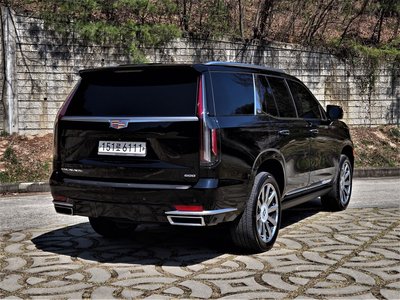 CADILLAC ESCALADE - 4