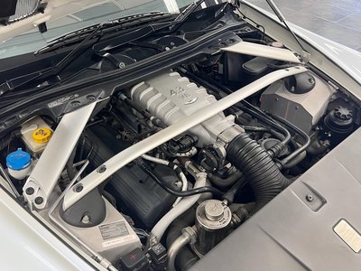صورة 41 لـ 2008 Aston Martin V8