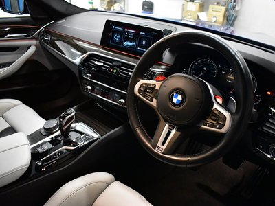 2018 BMW M5 — миниатюра 58