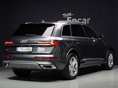 صورة 3 لـ 2021 AUDI Q7
