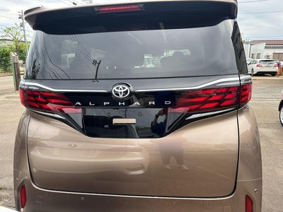 TOYOTA ALPHARD - 9