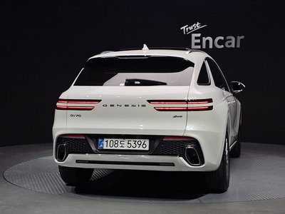 صورة 3 لـ 2021 Genesis GV70