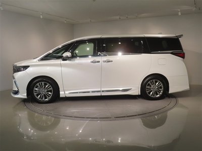 2026 Toyota ALPHARD photo 2