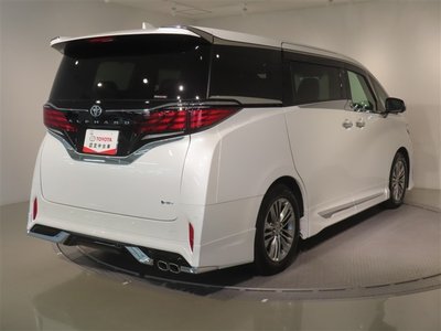 2026 Toyota ALPHARD photo 3