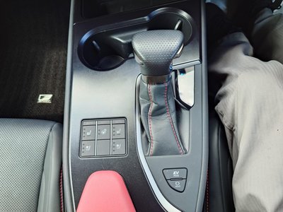 2024 Lexus UX 缩略图 17
