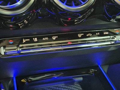 MERCEDES-BENZ GLB - 8