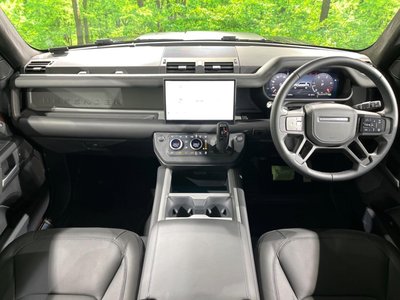 LAND ROVER DEFENDER - 4