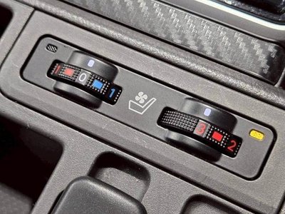 TOYOTA LAND CRUISER PRADO - 8